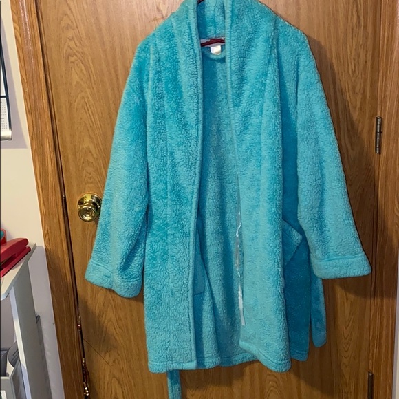 Blue Robe - Picture 1 of 3